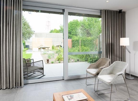 Raamdecoratie op maat bij c&d interiors Raamdecoratie gordijnen, op maat van uw wensen
